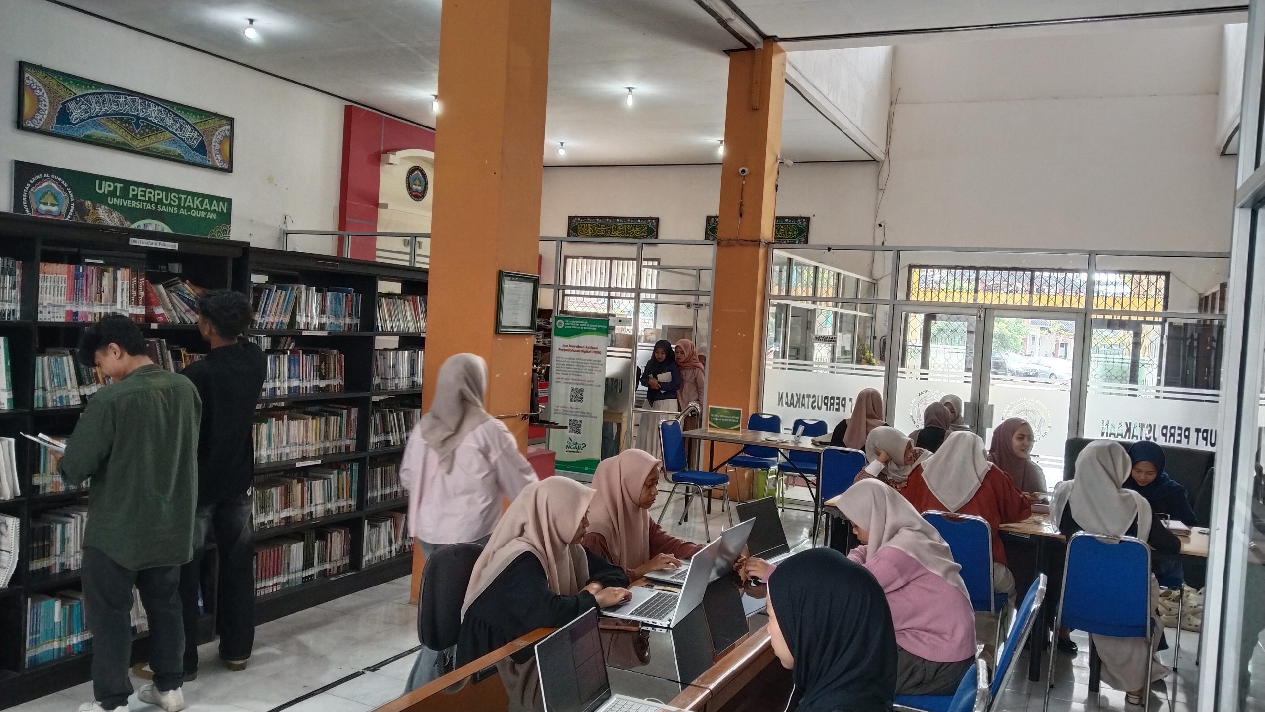 UPT Perpustakaan Universitas Sains Al-Qur’an (UNSIQ) Tingkatkan Kenyamanan dengan Penataan Ruang Baca dan Optimalisasi Layanan Sirkulasi